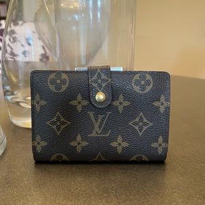 LV SD0925 MONO KISSLOCK. **AUTHENTIC** Reposhed from @shopjrlux.